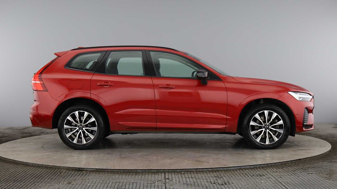 Used Volvo XC60 2022 for sale - 76888310: Photo 2