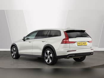 Used Volvo V60 2022 for sale - 79836857: Photo
