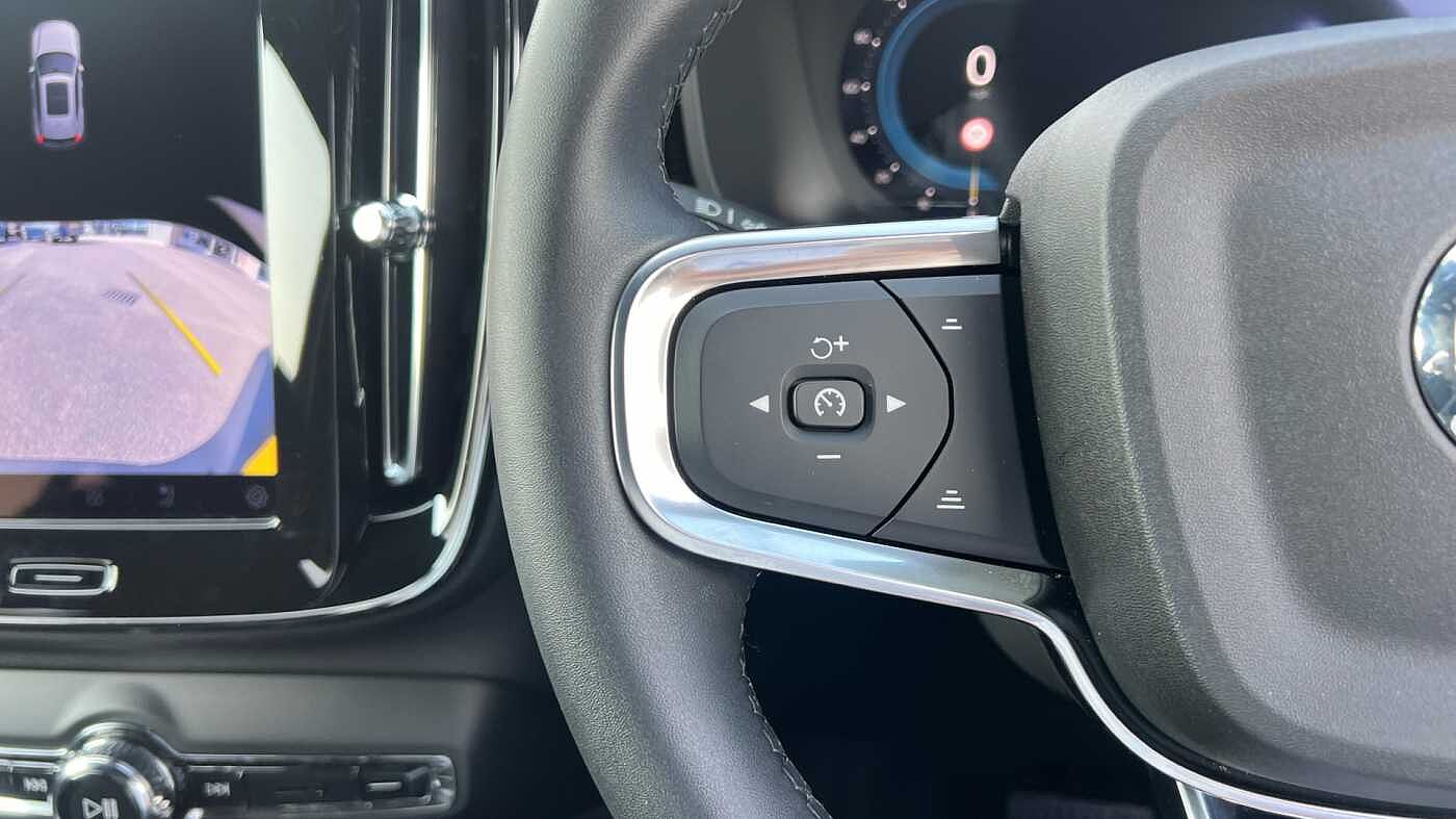 Used Volvo XC40 2025 for sale - 76937289: Photo 12