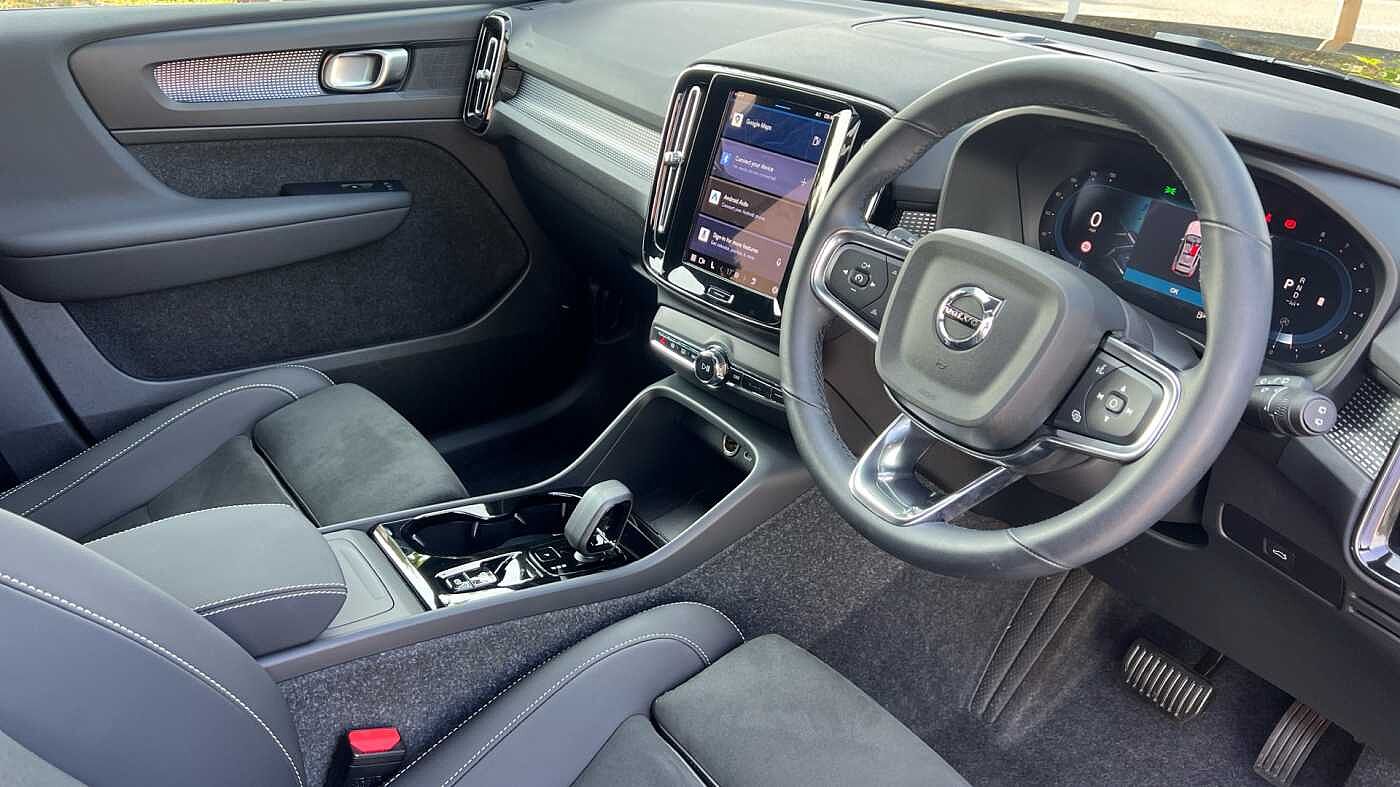 Used Volvo XC40 2025 for sale - 76937289: Photo 5