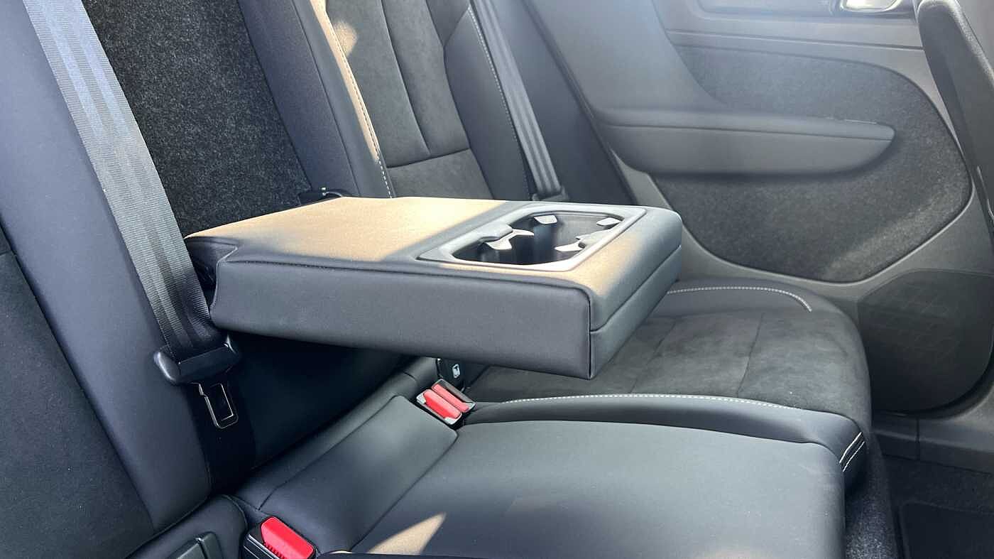 Used Volvo XC40 2025 for sale - 76937289: Photo 8