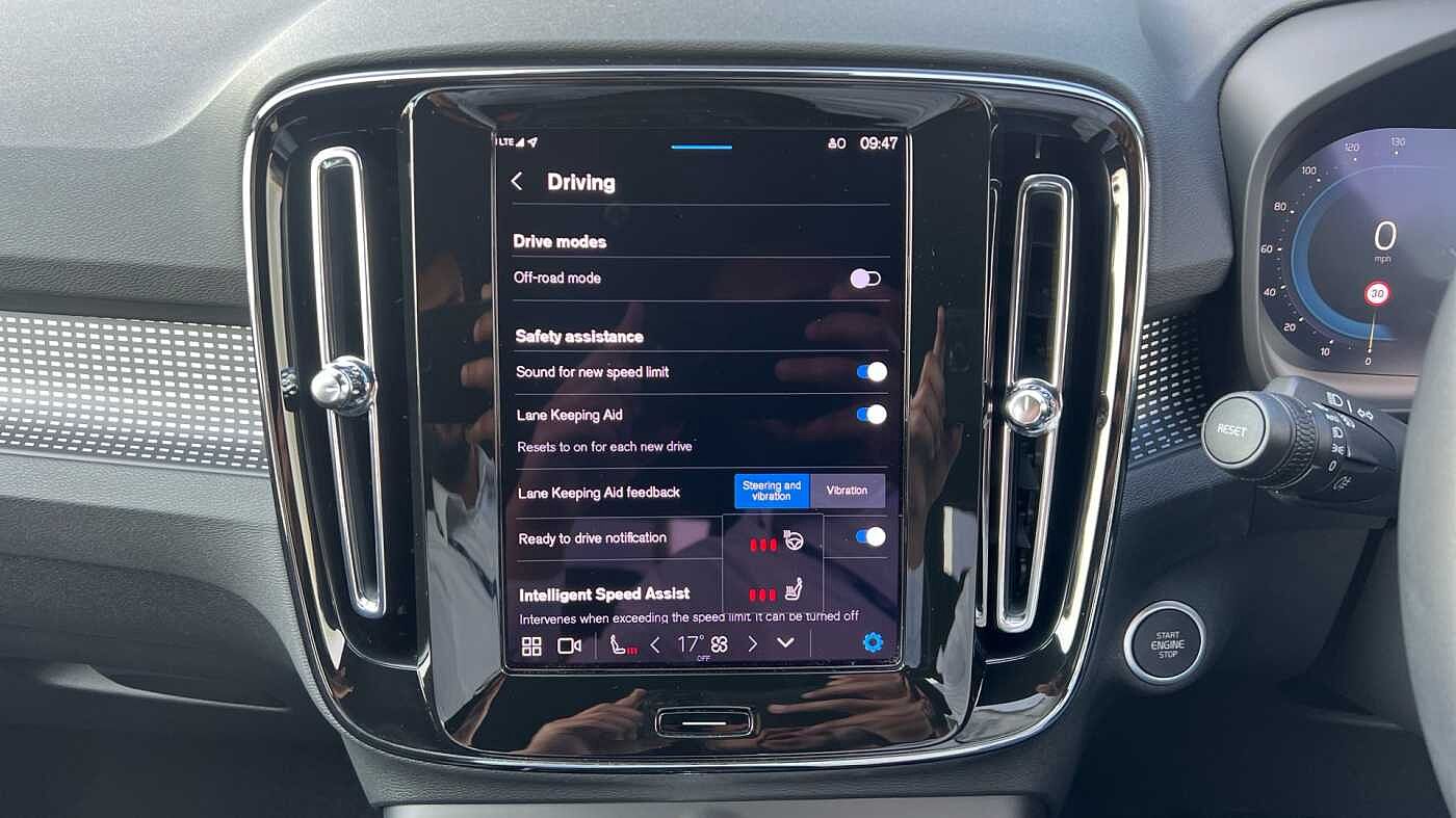 Used Volvo XC40 2025 for sale - 76937205: Photo 12