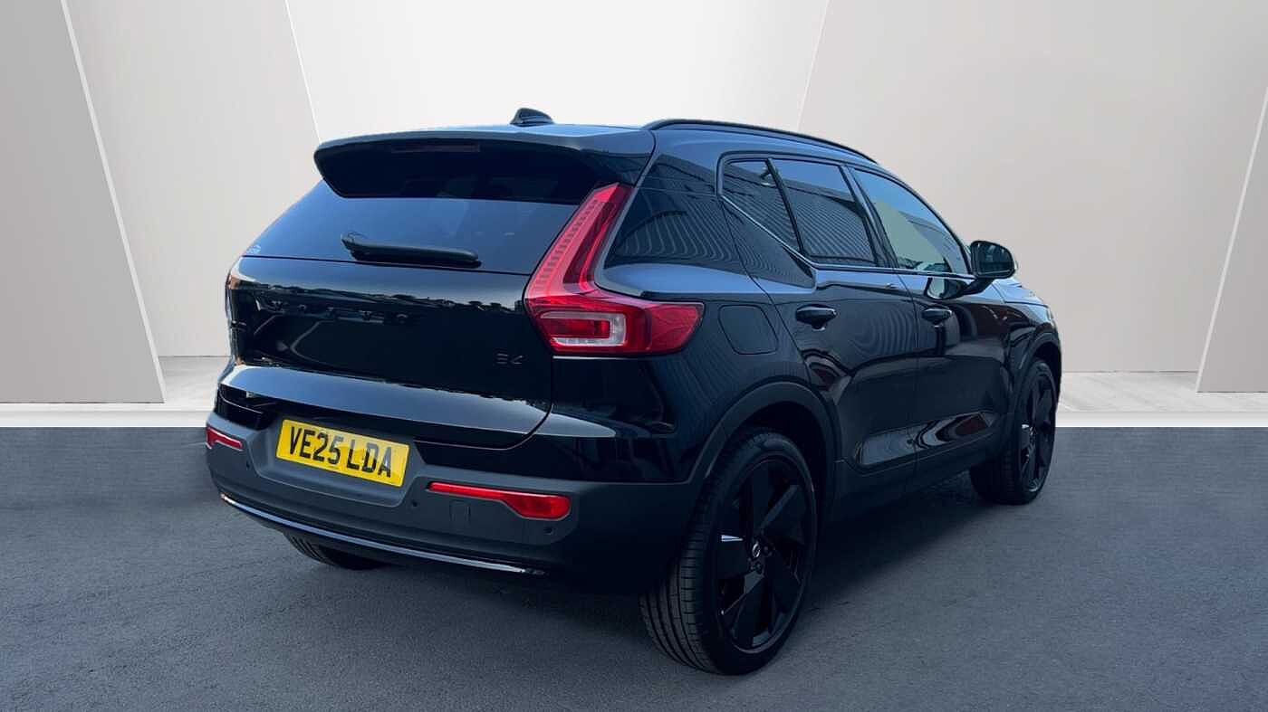 Used Volvo XC40 2025 for sale - 76937205: Photo 2