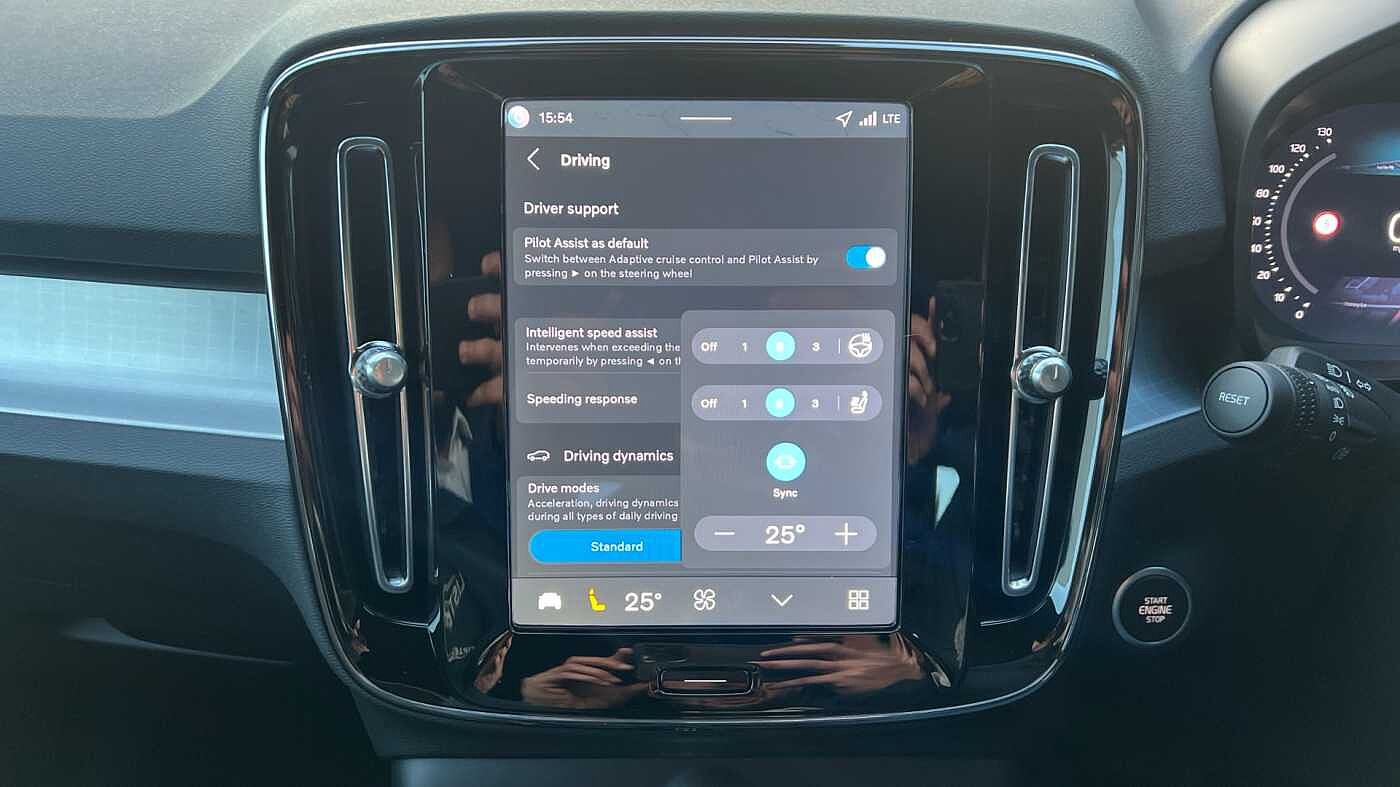 Used Volvo XC40 2025 for sale - 77315851: Photo 15