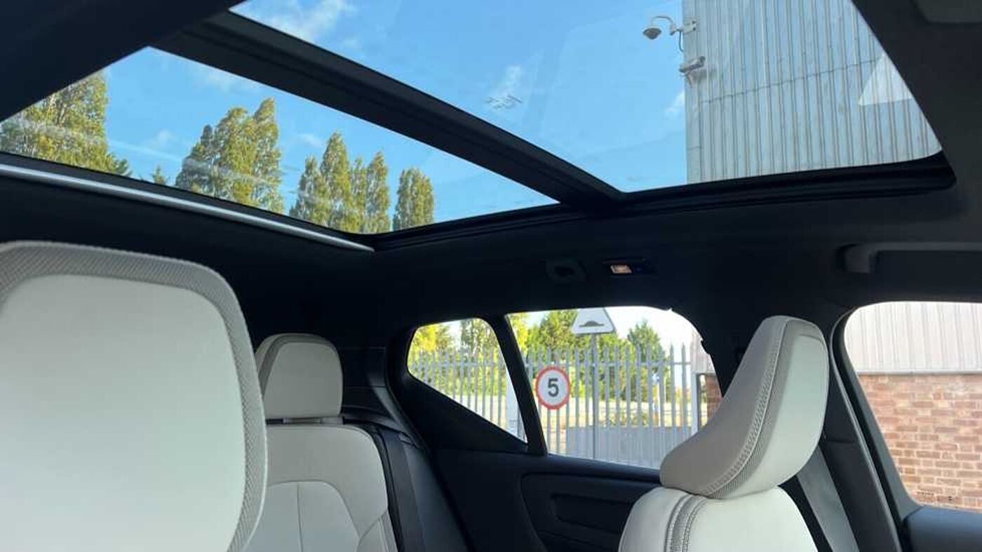 Used Volvo EX40 2025 for sale - 75929382: Photo 12