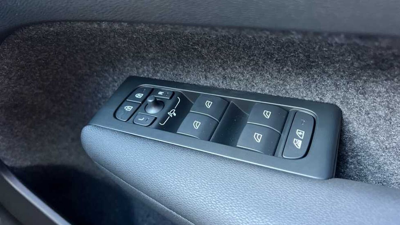 Used Volvo EX40 2025 for sale - 75929382: Photo 17