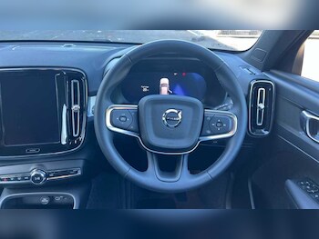Used Volvo XC40 2025 for sale - 76033128: Photo 4