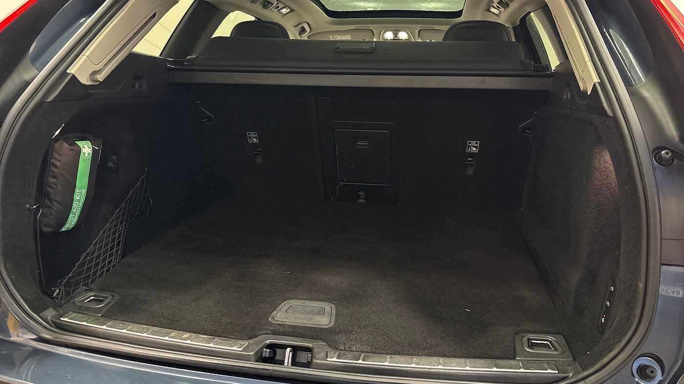 Used Volvo XC60 2022 for sale - 77755155: Photo 5