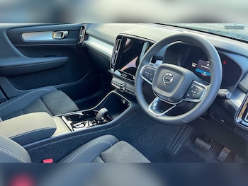 Used Volvo XC40 2025 for sale - 76716734: Photo