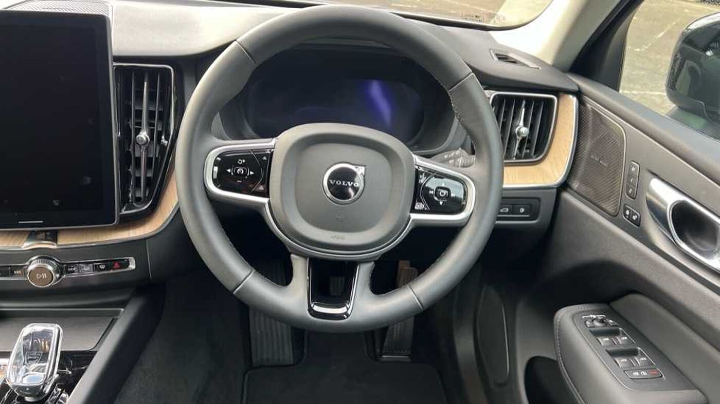 Used Volvo XC60 2025 for sale - 77145360: Photo 4