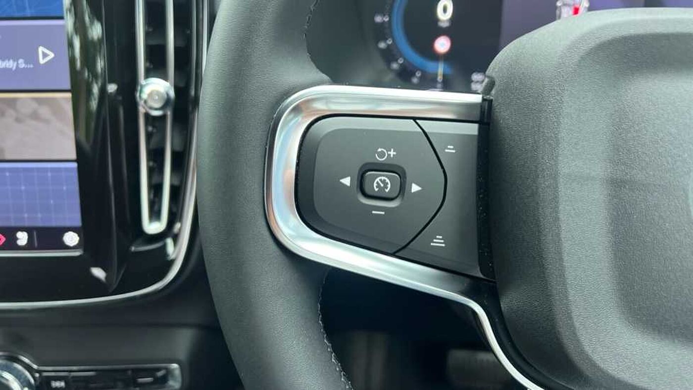 Used Volvo XC40 2023 for sale - 76154269: Photo 17