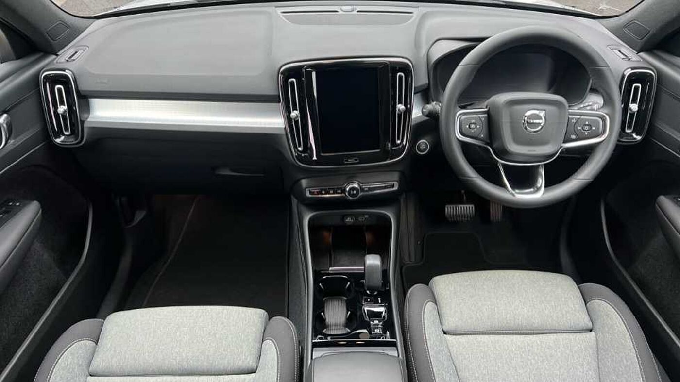 Used Volvo XC40 2023 for sale - 76154269: Photo 2