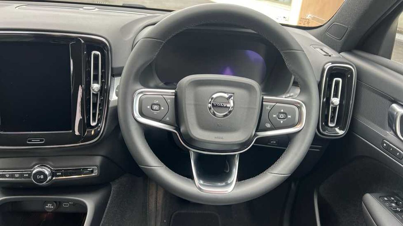 Used Volvo XC40 2023 for sale - 76154269: Photo 25