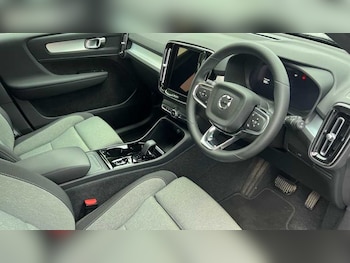 Used Volvo XC40 2023 for sale - 76154269: Photo