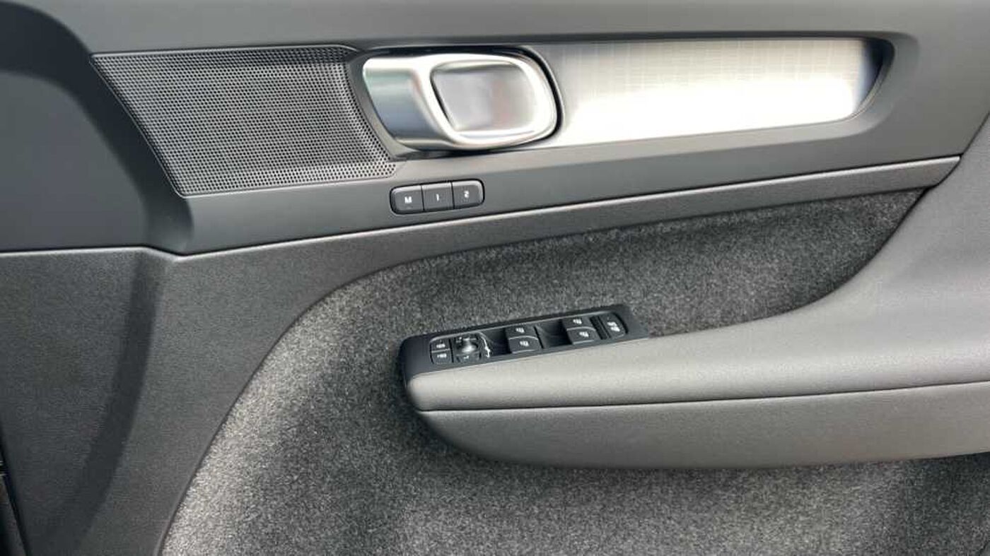 Used Volvo XC40 2025 for sale - 76551811: Photo 12