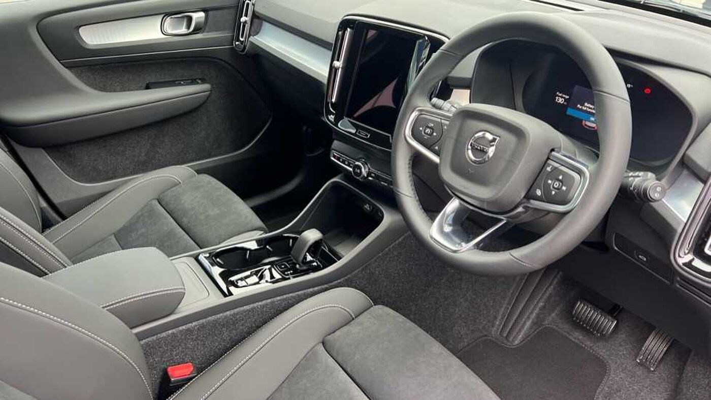 Used Volvo XC40 2025 for sale - 76551811: Photo 2