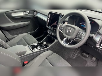 Used Volvo XC40 2025 for sale - 76551811: Photo