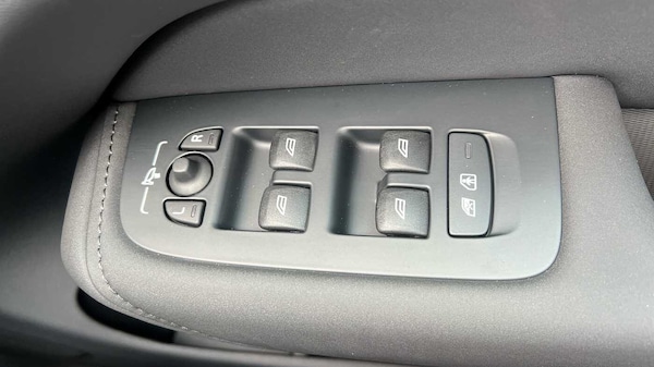 Used Volvo XC60 2025 for sale - 74812045: Photo 25