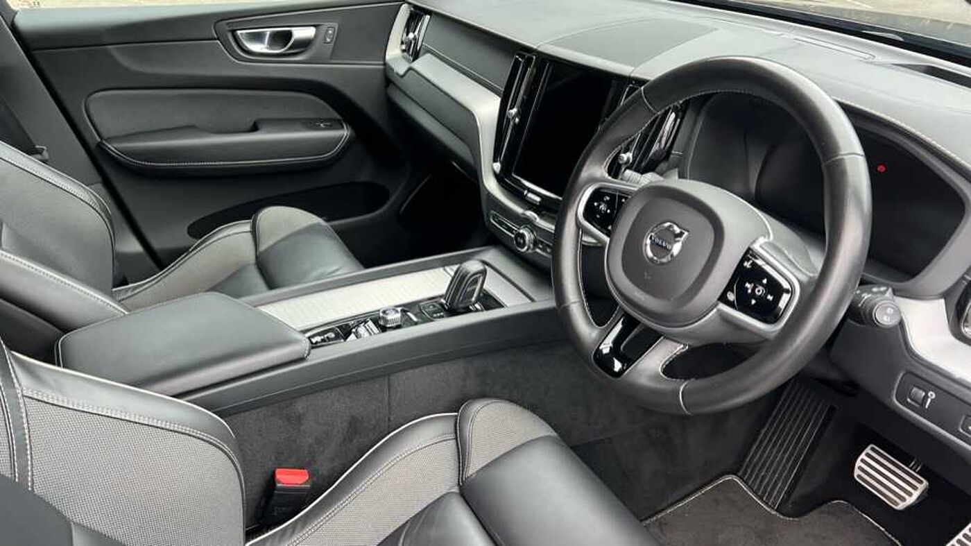 Used Volvo XC60 2021 for sale - 76635329: Photo 2