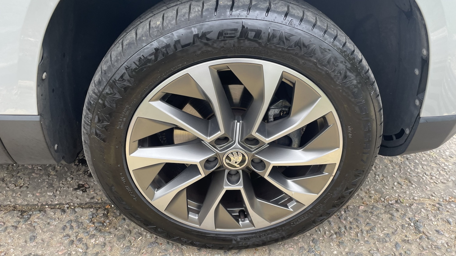 Used Skoda Karoq 2021 for sale - 76172340: Photo 12