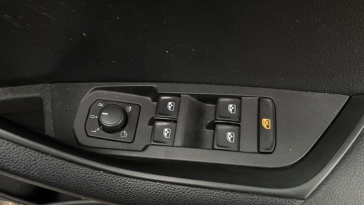 Used Skoda Karoq 2021 for sale - 76172340: Photo 17