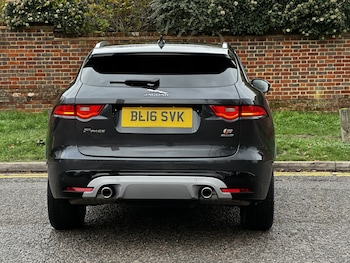 Used Jaguar F-Pace 2016 for sale - 76664392: Photo