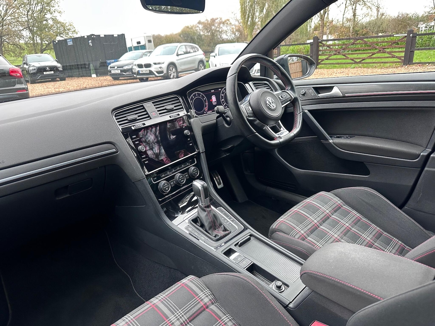 Used Volkswagen Golf 2017 for sale - 76666957: Photo 13