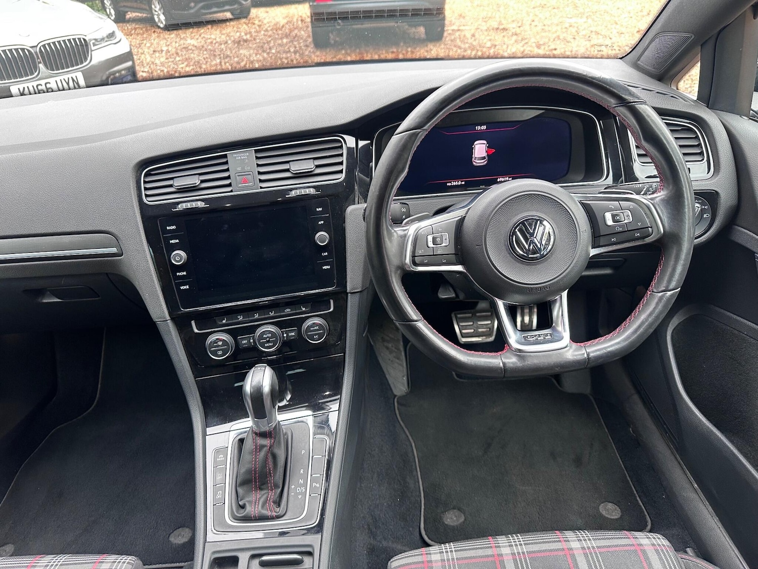 Used Volkswagen Golf 2017 for sale - 76666957: Photo 15