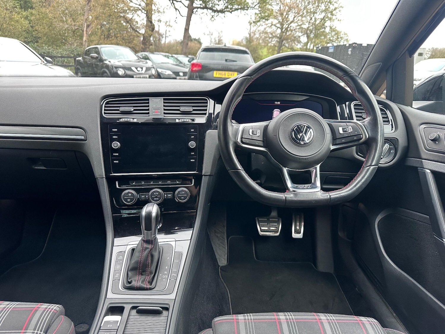 Used Volkswagen Golf 2017 for sale - 76666957: Photo 16