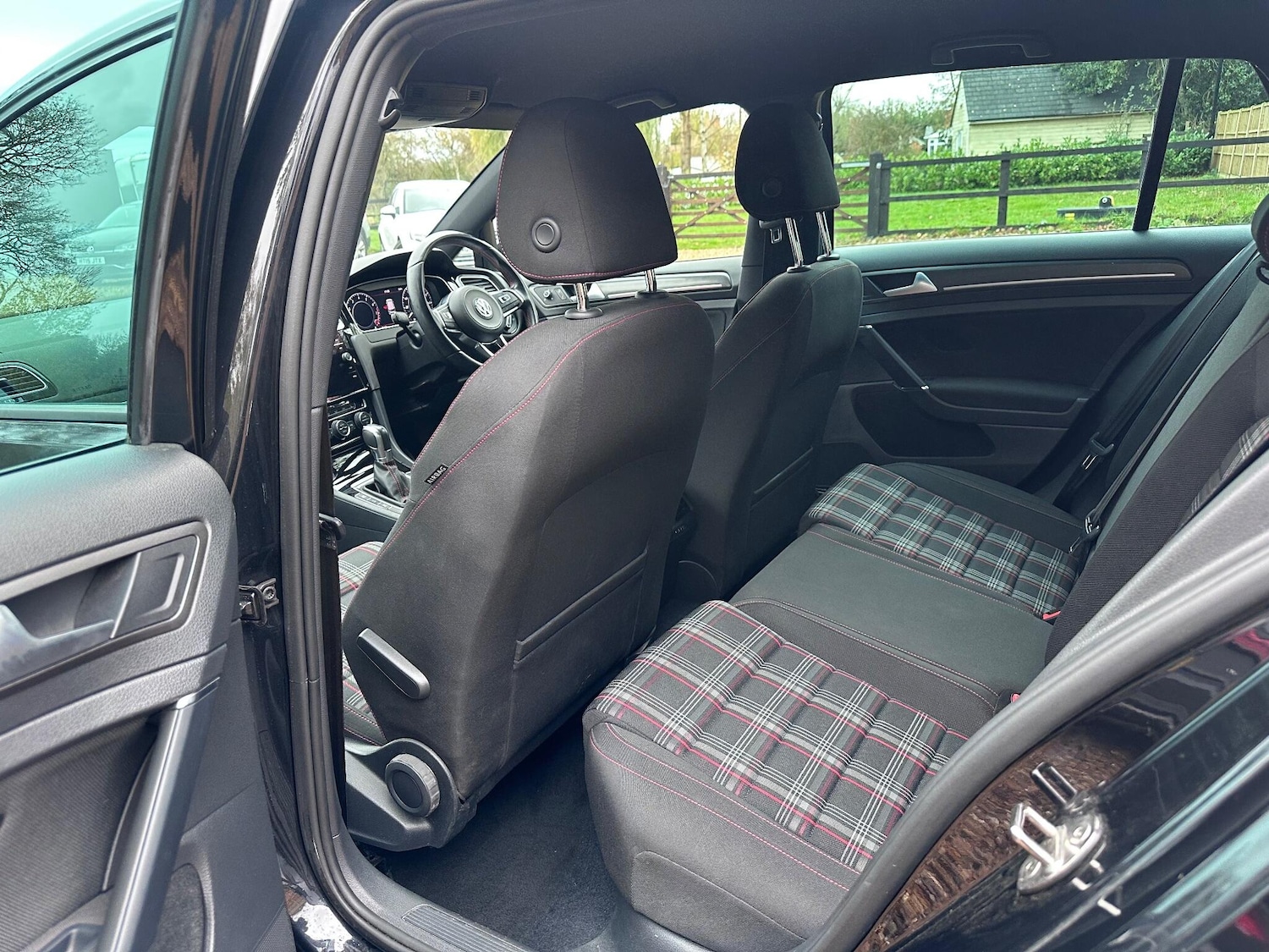 Used Volkswagen Golf 2017 for sale - 76666957: Photo 18