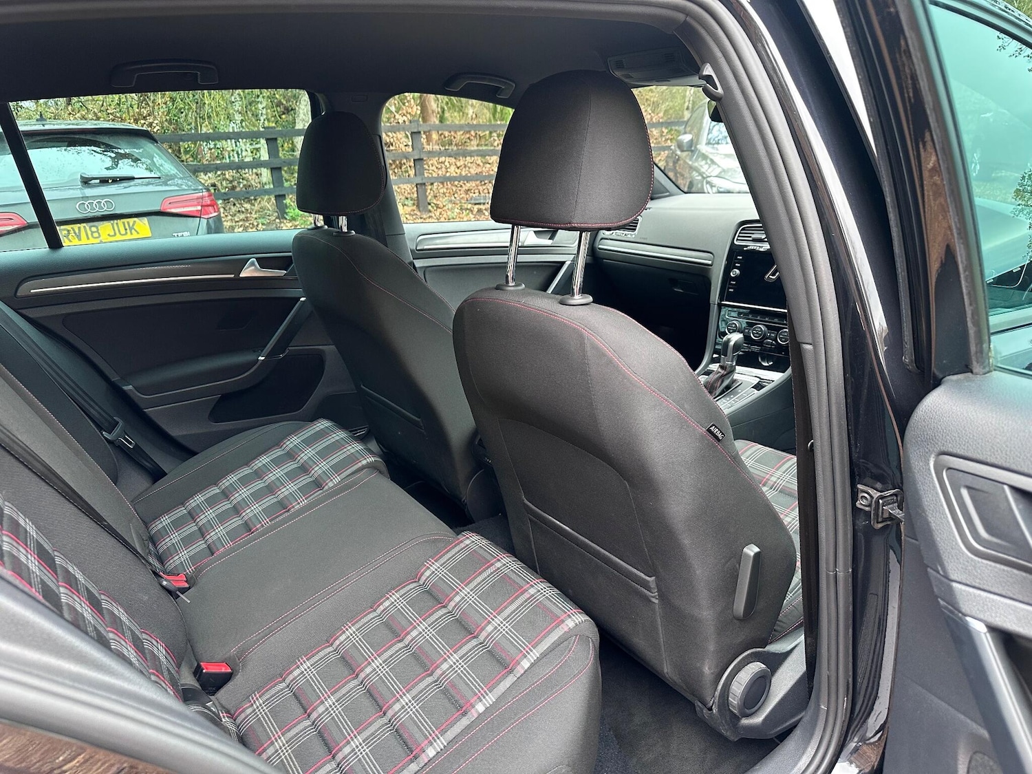 Used Volkswagen Golf 2017 for sale - 76666957: Photo 20