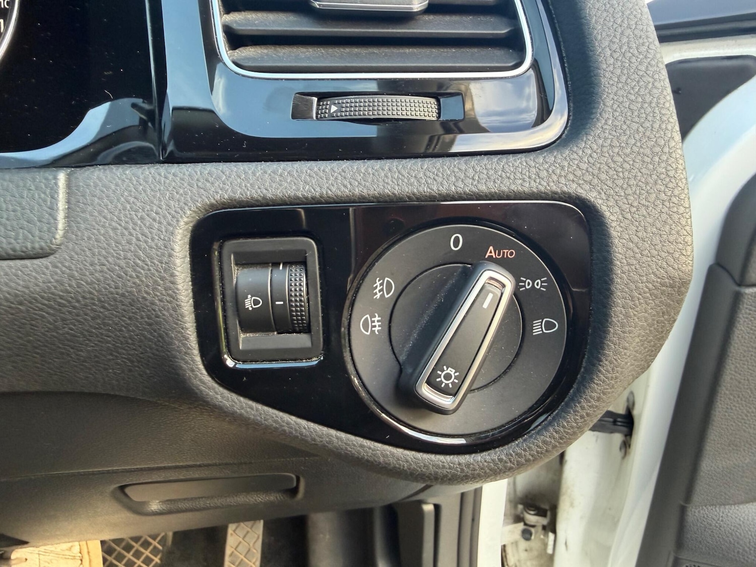 Used Volkswagen Golf 2013 for sale - 77305938: Photo 24