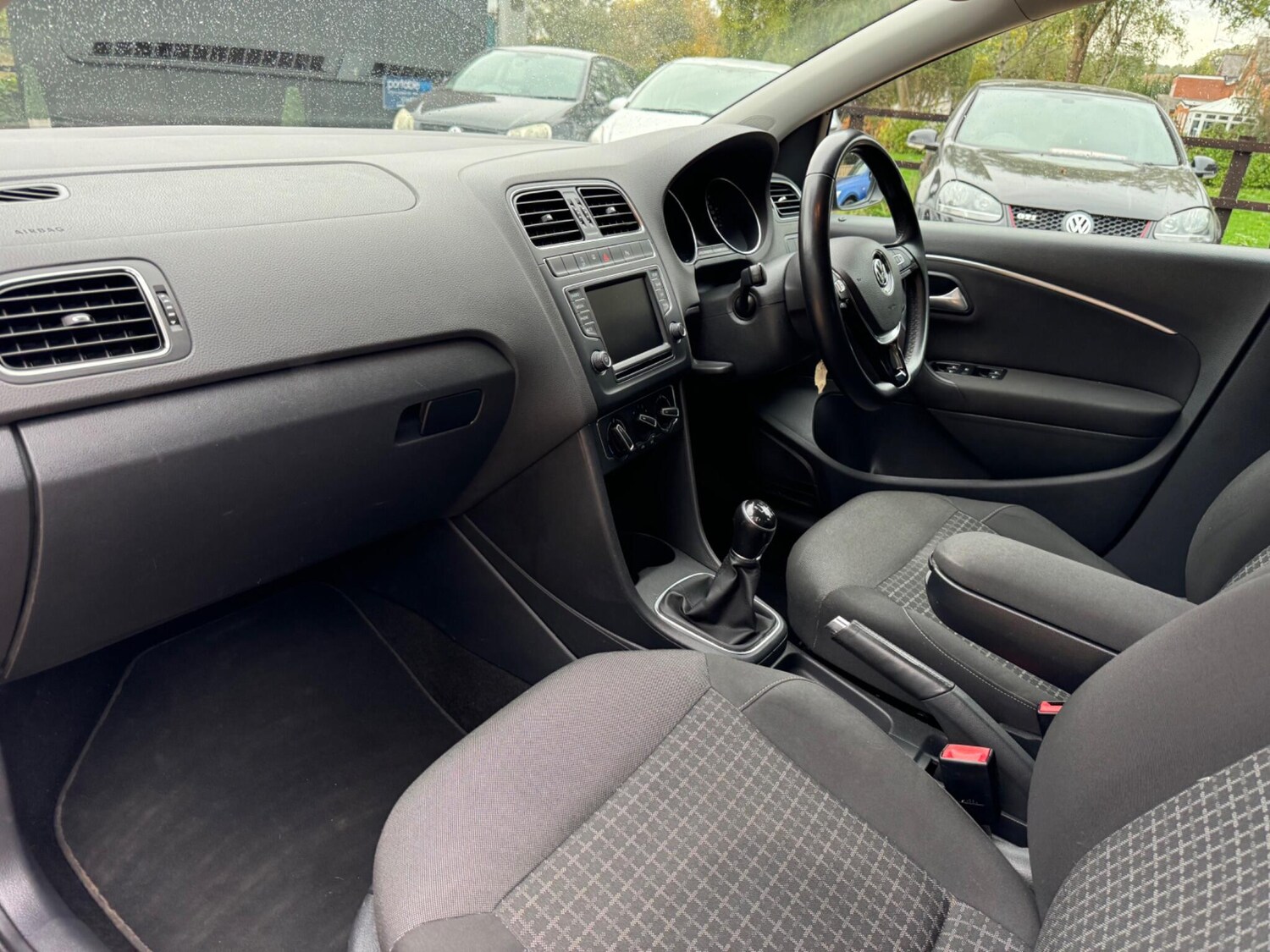 Used Volkswagen Polo 2015 for sale - 76317992: Photo 13