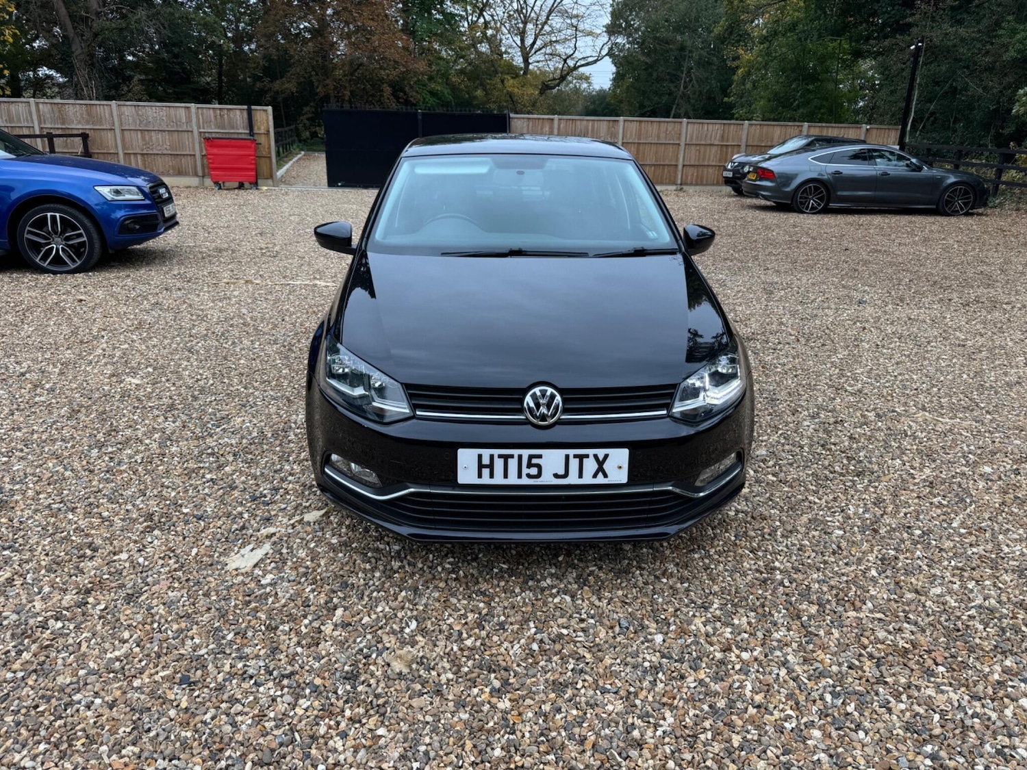 Used Volkswagen Polo 2015 for sale - 76317992: Photo 2