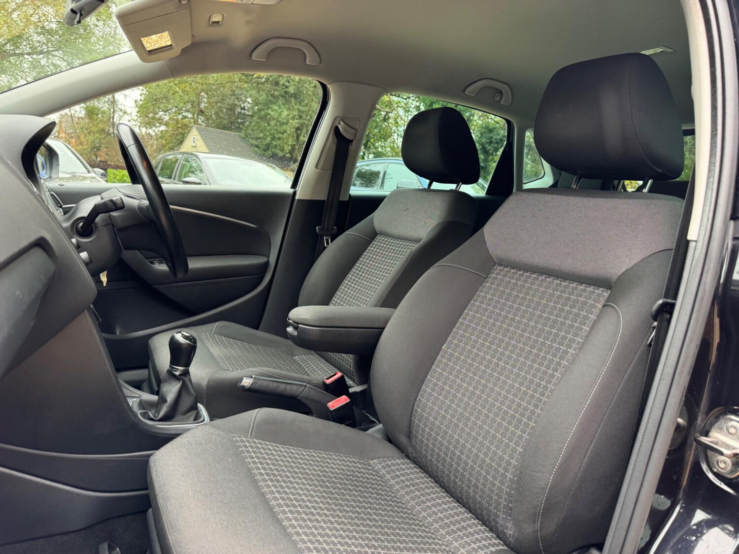 Used Volkswagen Polo 2015 for sale - 76317992: Photo 29