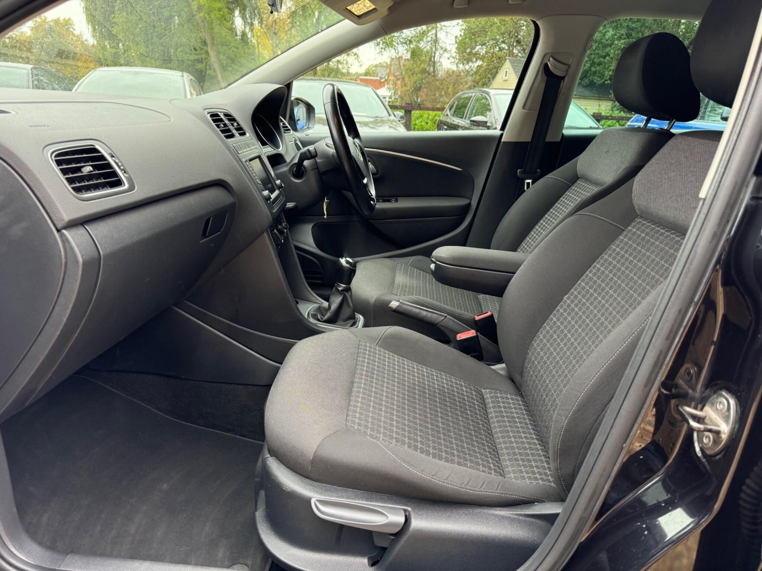 Used Volkswagen Polo 2015 for sale - 76317992: Photo 30