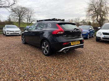 Used Volvo V40 2018 for sale - 77386799: Photo