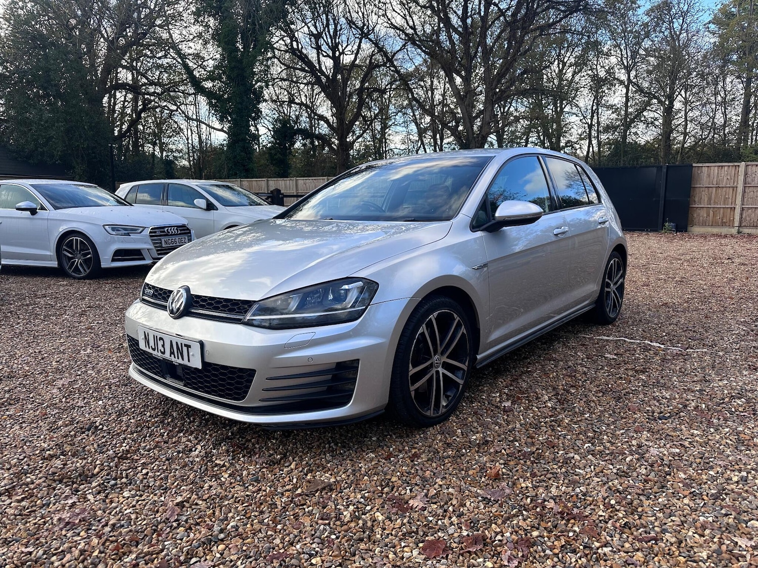 Used Volkswagen Golf for sale - 76701940: Photo 3