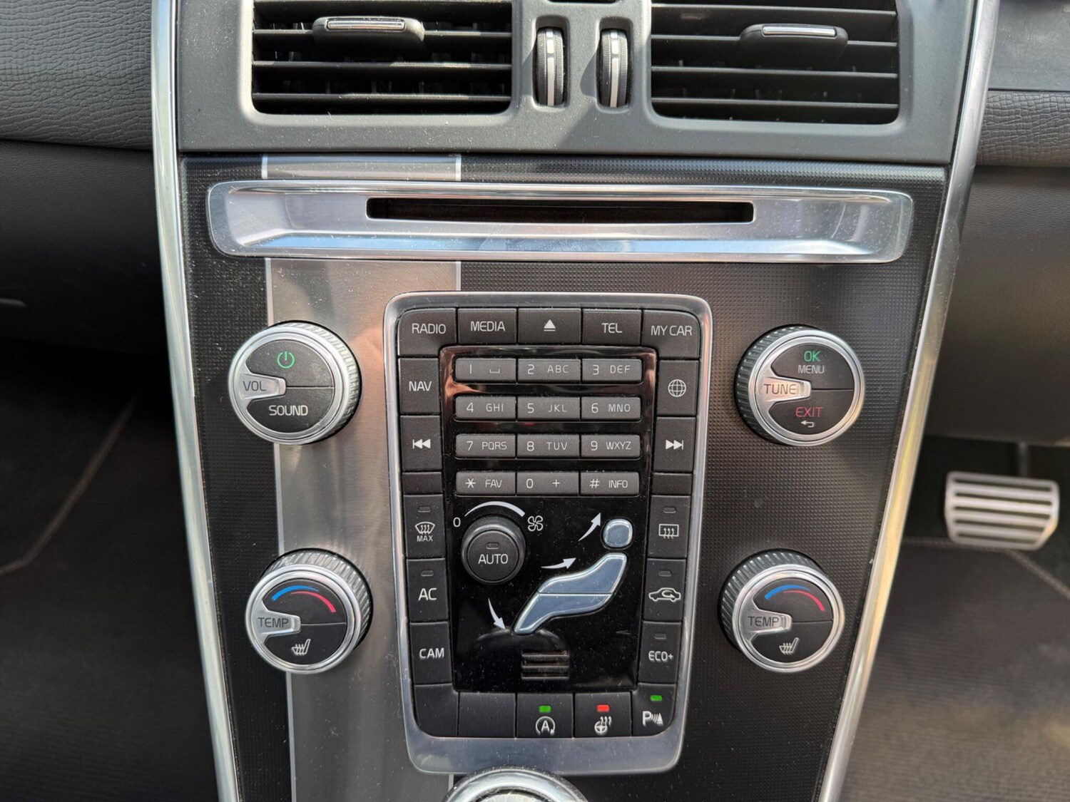 Used Volvo XC60 for sale - 78057666: Photo 16