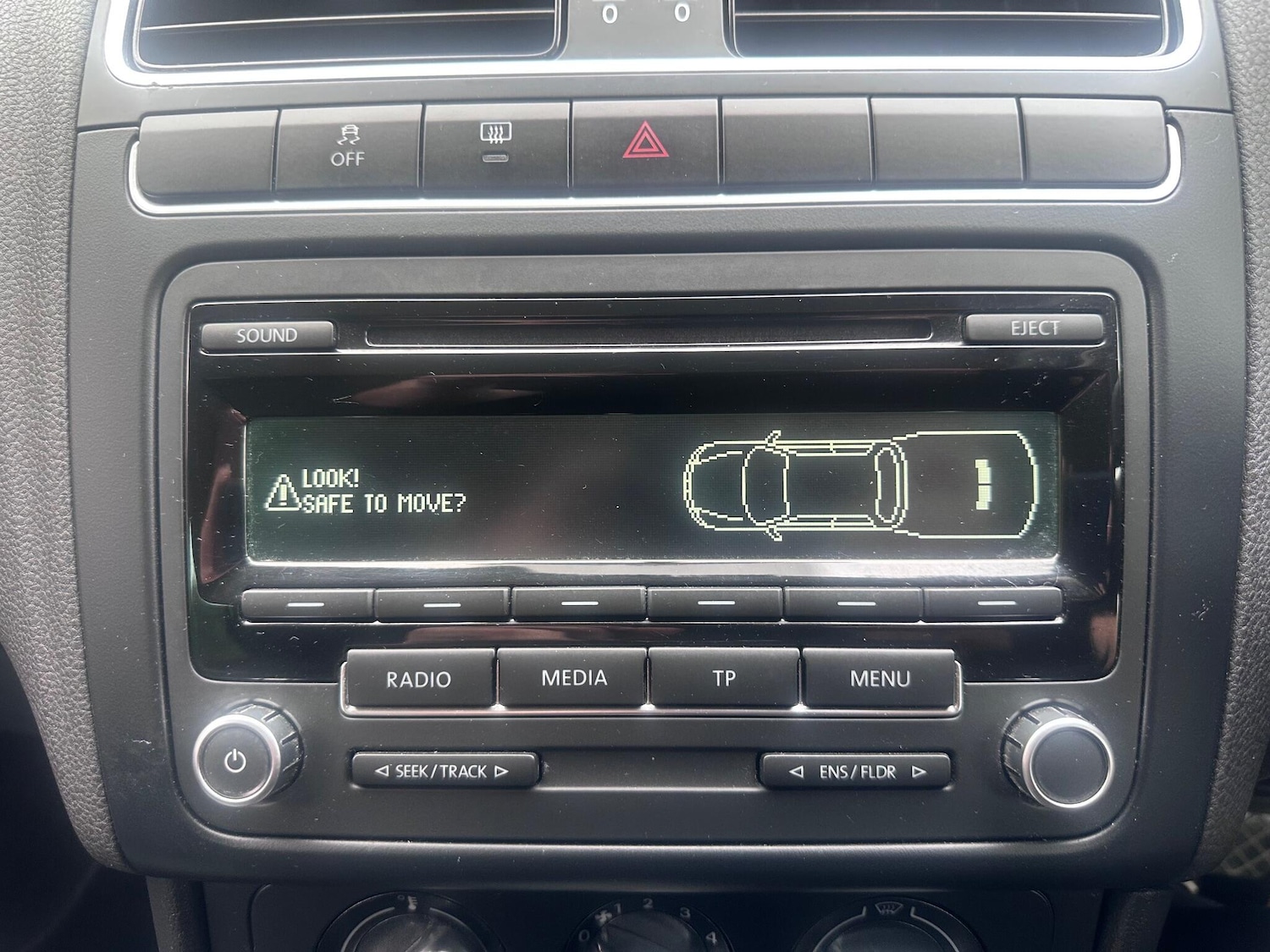 Used Volkswagen Polo 2014 for sale - 76823625: Photo 28