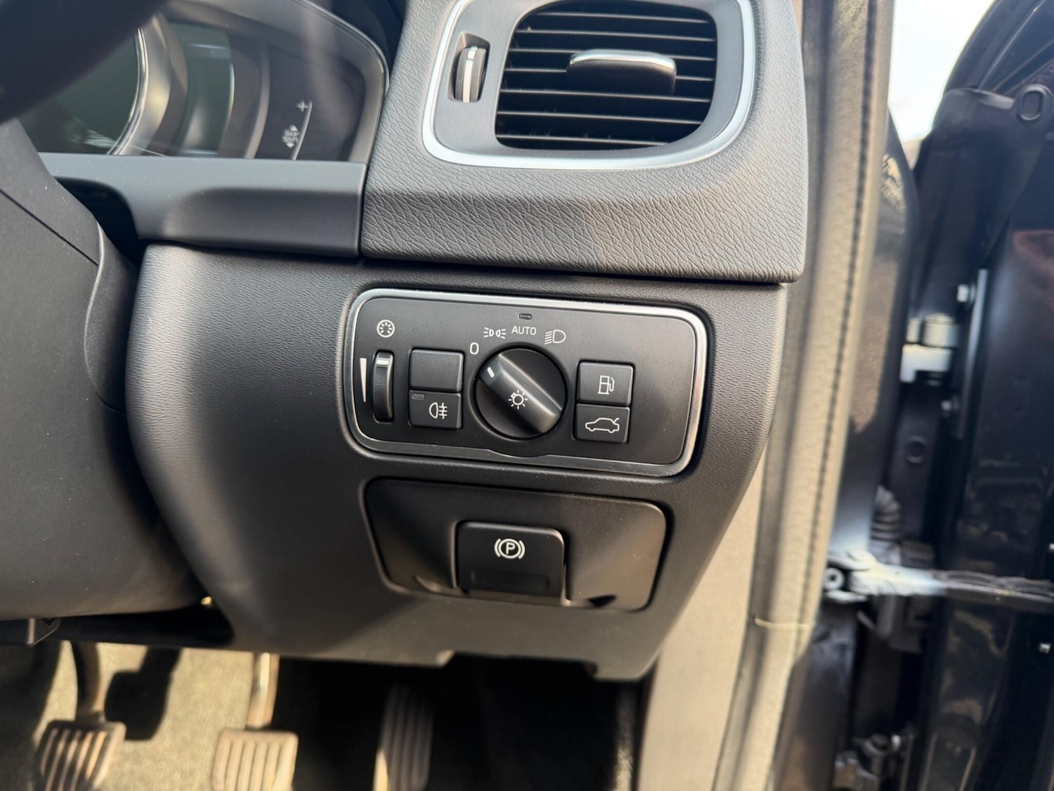 Used Volvo V60 for sale - 77315184: Photo 23