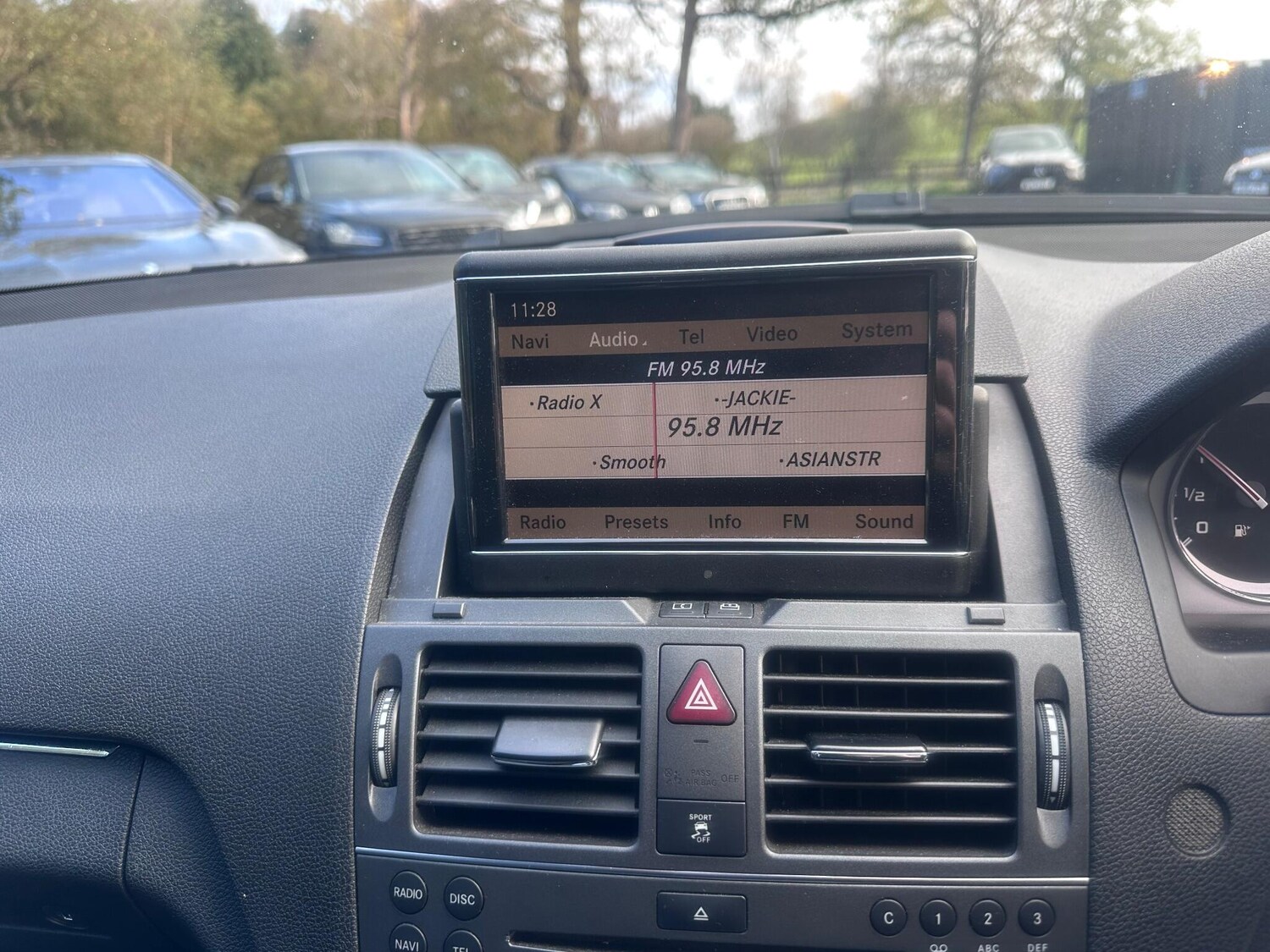 Used Mercedes-Benz C Class 2011 for sale - 76645151: Photo 34