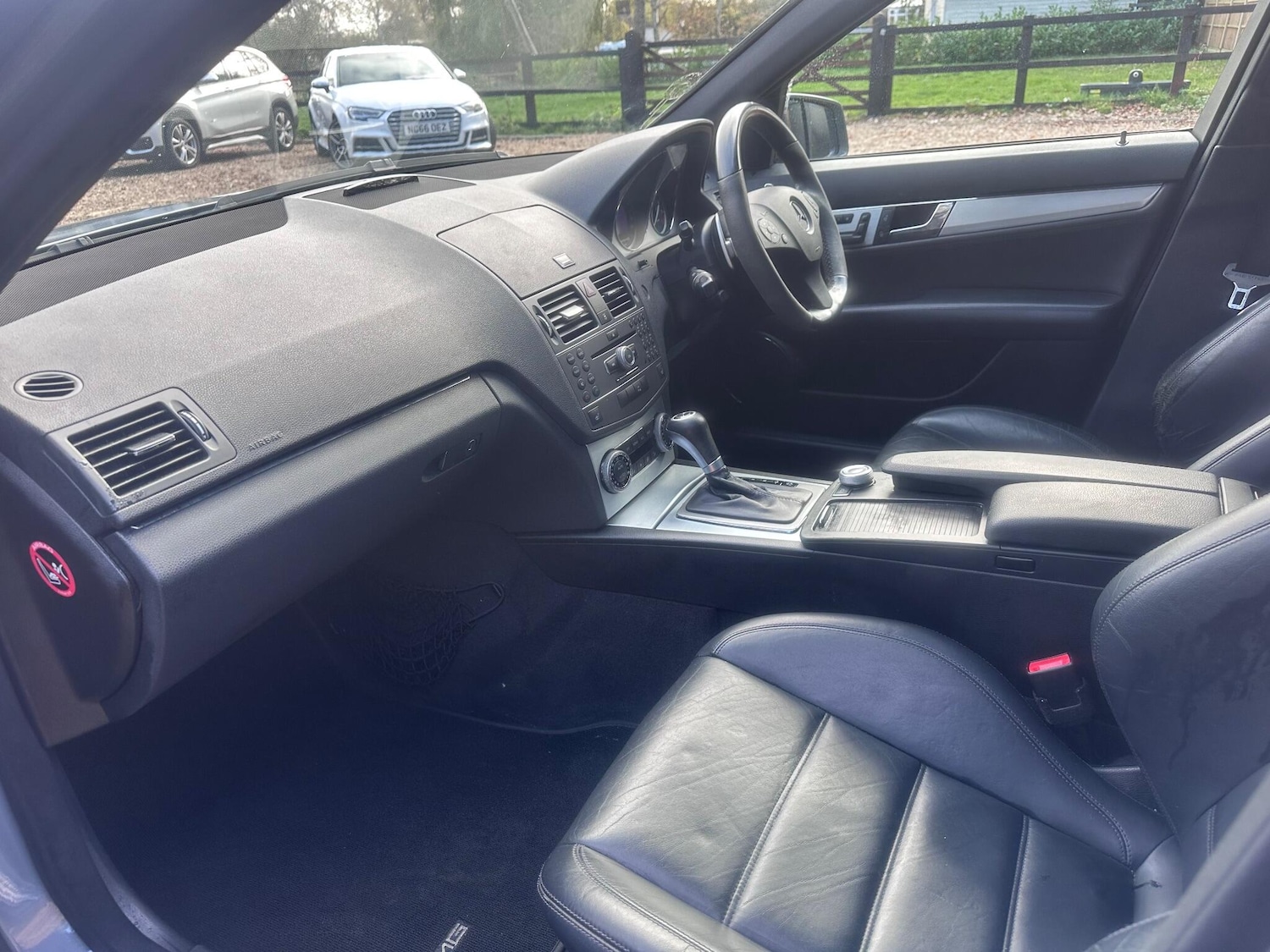 Used Mercedes-Benz C Class 2011 for sale - 76645151: Photo 38