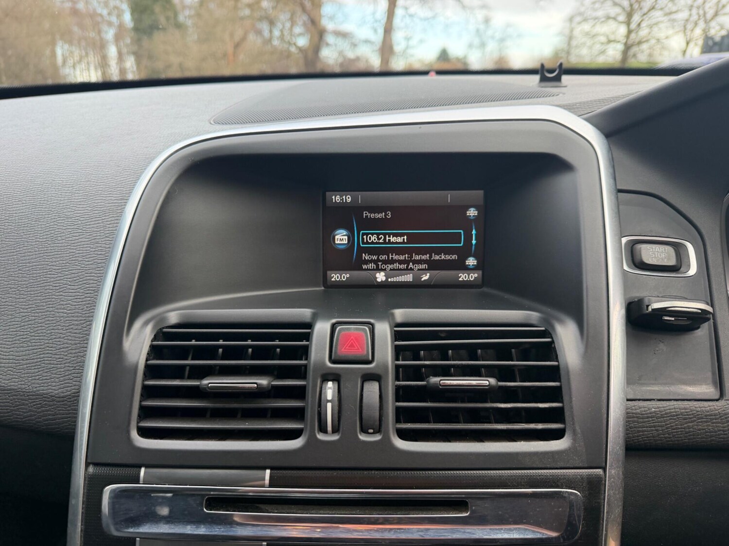 Used Volvo XC60 2015 for sale - 77524793: Photo 31