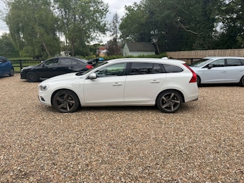 Used Volvo V60 2014 for sale - 78557697: Photo
