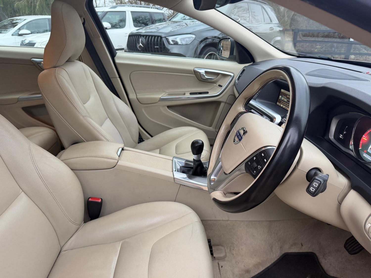 Used Volvo V60 2014 for sale - 77331688: Photo 16