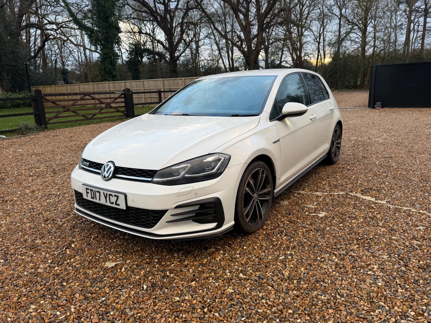 Used Volkswagen Golf 2017 for sale - 77625181: Photo 2