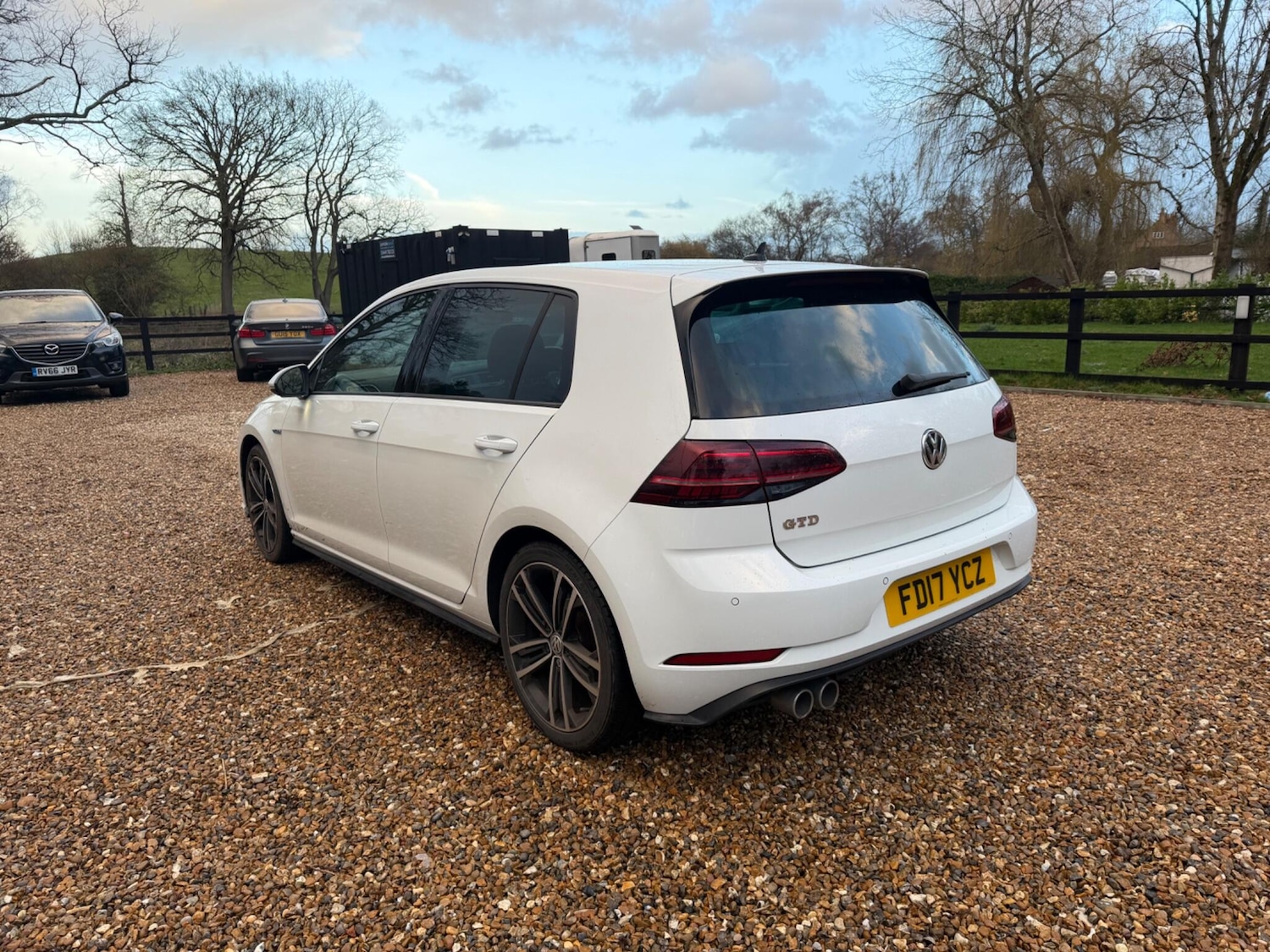 Used Volkswagen Golf 2017 for sale - 77625181: Photo 3