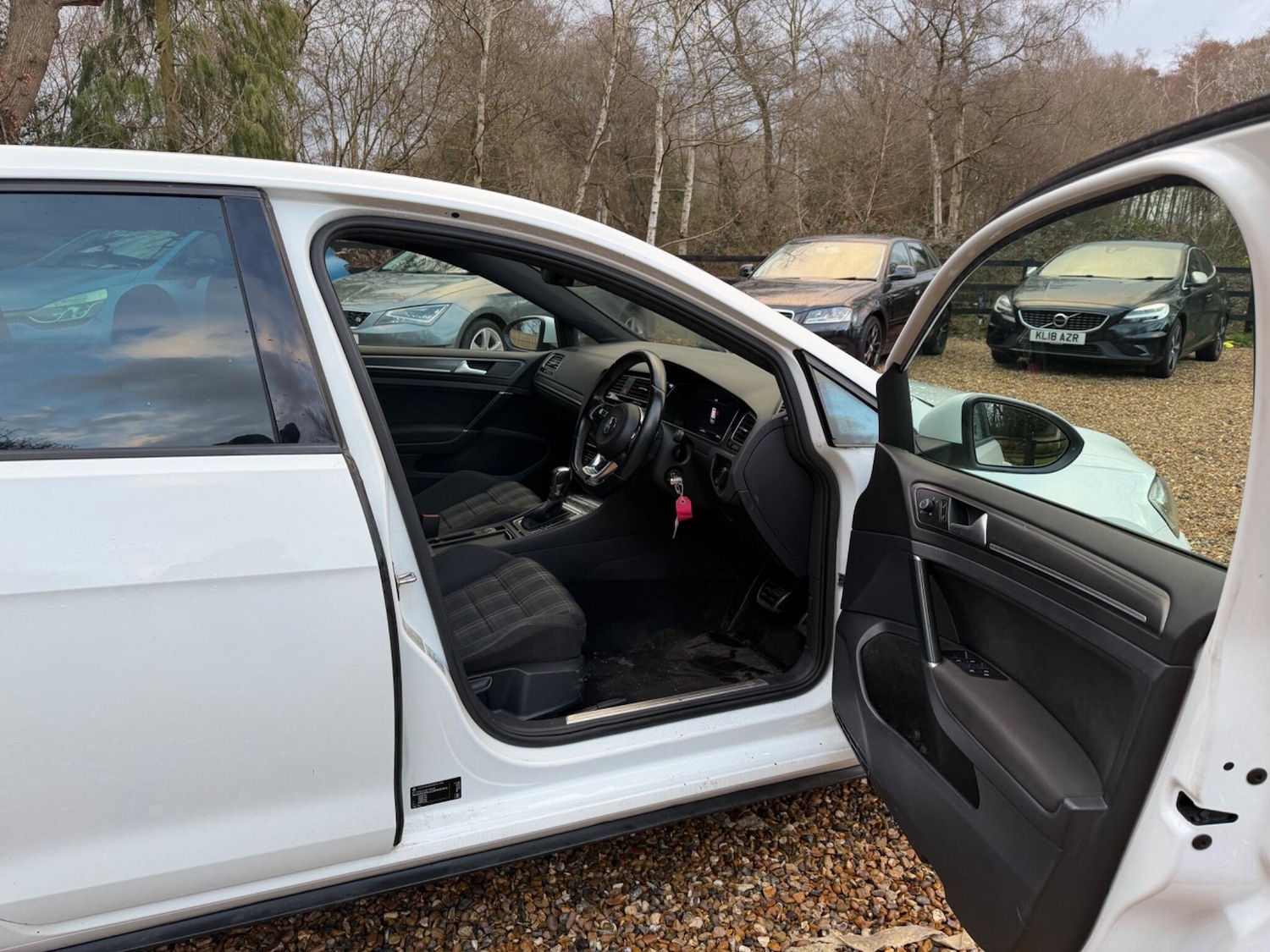 Used Volkswagen Golf 2017 for sale - 77625181: Photo 9