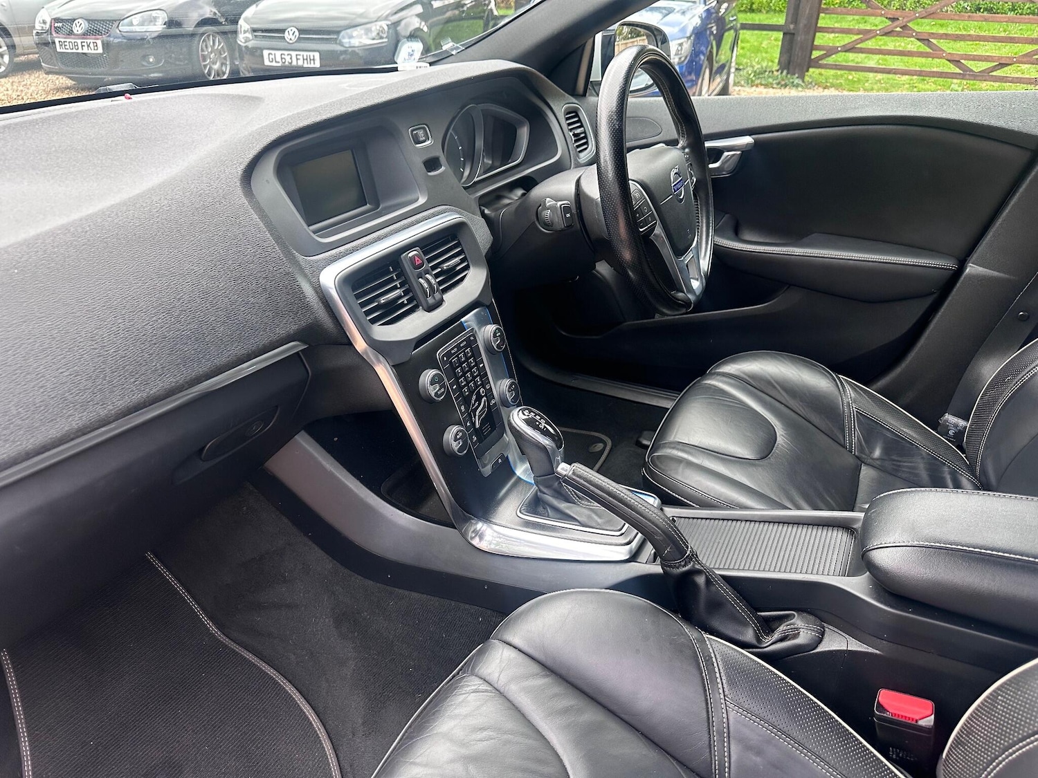 Used Volvo V40 2015 for sale - 76388883: Photo 11